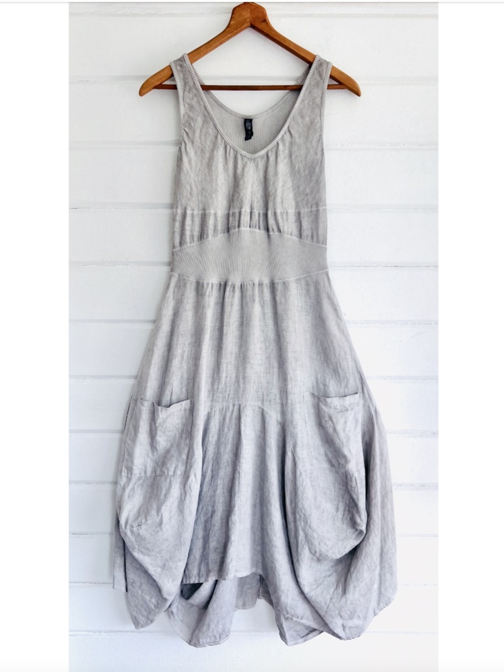 INIZIO Magic Sleeveless Linen Dress in Light Gray - L*